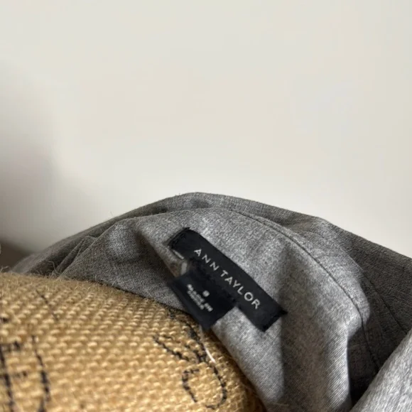 Elegant Gray Sleeveless Dress - Picture 2 of 6